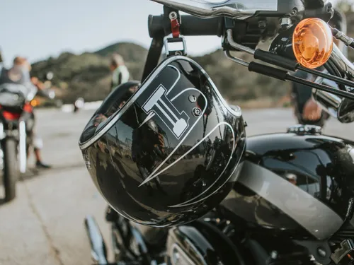 Comment se faire rembourser le casque par l’assurance moto ?